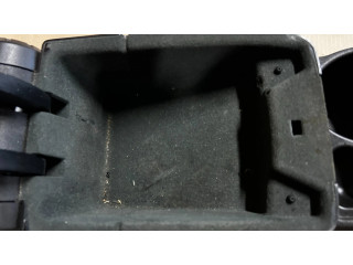 Другая центральная деталь консоли (туннеля)