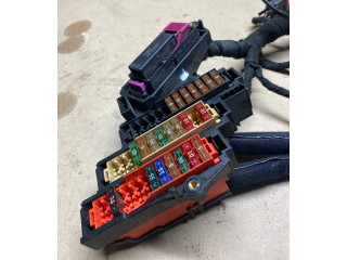   Pojistková skříňka 4E0906230, 4E0941817   Audi Q7 4L 2014