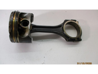 Píst 270920   Mercedes-Benz B W246 W242  pro benzínový / Газ motor 2.0 270.920 Benzinas-Dujos