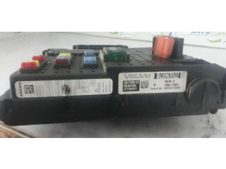 Блок предохранителей 30728512 Volvo S60
