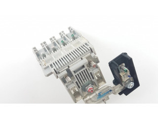 Узел подключения плюсовых проводов