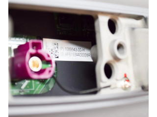 Дисплей 108954300H Tesla Model 3