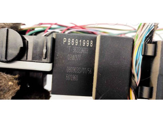 Блок предохранителей P8691998, T36333603 Volvo V70