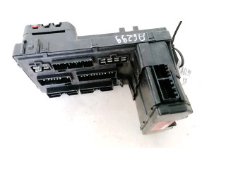 Блок предохранителей  9540038400   Hyundai Sonata    