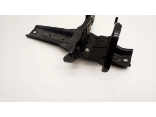 Другая деталь отсека двигателя