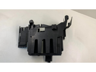 Другая деталь отсека двигателя