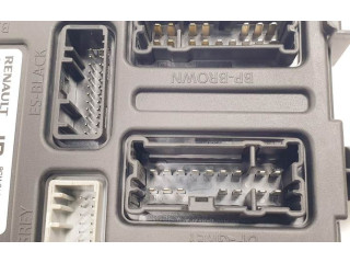 Pojistková skříňka 284B10364R Renault Captur 2019