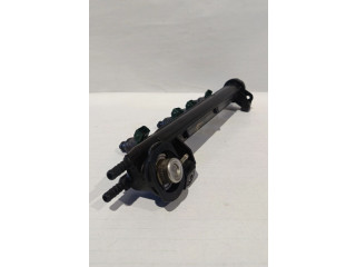 Топливная рампа 06A133317A   Audi A3 S3 8L  