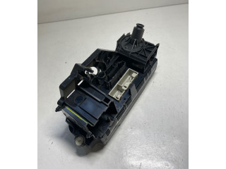 Блок управления климат-контролем    Volkswagen Jetta V