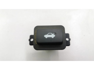 Выключатель открытия задней двери