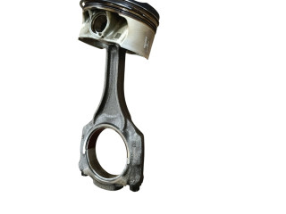 Píst 7646892   BMW 7 G11 G12    N63R 