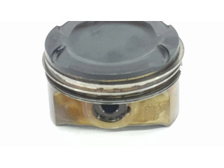 Píst 11257613626 BMW X6 E71 pro benzínový motor 4.4