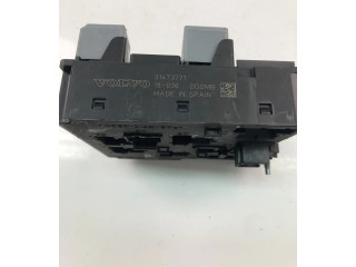 Блок предохранителей  31473771   Volvo XC90    