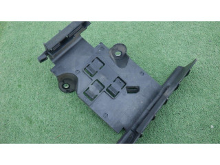 Другая деталь отсека двигателя