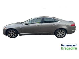 Топливная рампа Jaguar XF X250