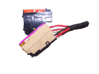 Блок предохранителей    Audi A3 S3 8L    