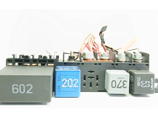 Блок предохранителей  896083000, 8L0941822A   Audi A6 S6 C5 4B    