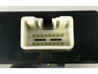 Блок управления G8D-322A-B Mazda Premacy