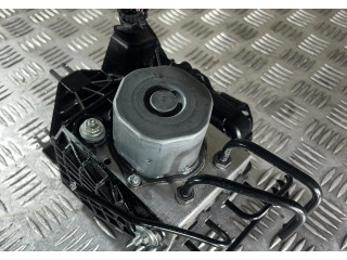 Jednotka ABS A0004313900, A2464300210 Mercedes-Benz GLA W156 2019