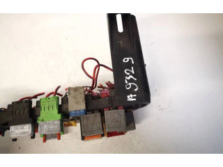 Блок предохранителей 8d1937545 Skoda Superb B5 (3U)