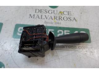 Ручка стеклоочистителей 8201168003, 681728631R   Dacia Dokker