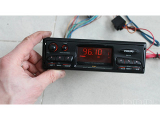 Радио/ проигрыватель CD/DVD / навигация