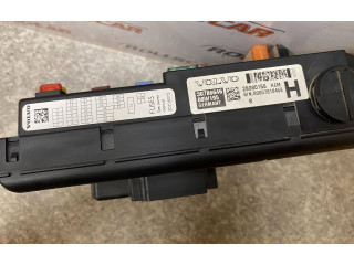 Блок предохранителей 30786646, 28080156   Volvo S60    