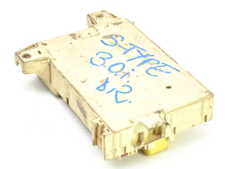 Блок предохранителей 1R8T14A067AB, 1R8T-14A067-AB Jaguar S-Type