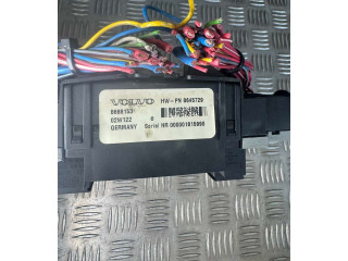Блок предохранителей  8688153, 000001815990   Volvo S80    