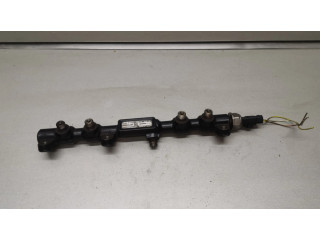 Топливная рампа 2S7Q9D280AE Ford Mondeo Mk III 2.0