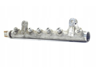 Топливная рампа 03L089C Audi A3 S3 8P