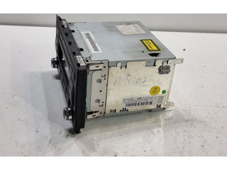 Радио/ проигрыватель CD/DVD / навигация