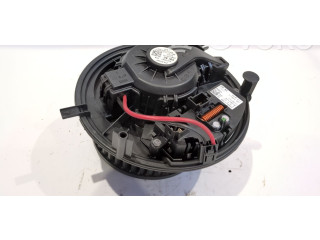 Вентилятор печки 5WB819015, CZ0160601370 Skoda Octavia Mk4