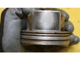 Поршень с шатуном Skoda Octavia Mk2 (1Z)