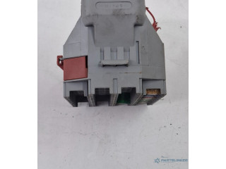 Блок предохранителей 9162439 Volvo S60