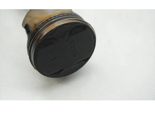 Поршень с шатуном Mitsubishi Galant