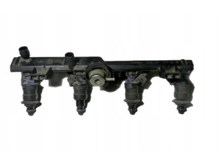 Топливная рампа 7700868573D   Renault Clio II  