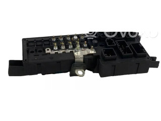 Блок предохранителей 8678449, 518829015 Volvo S80