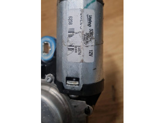 Моторчик заднего дворника 30663891, 31290787    Volvo V70