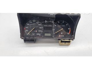 Přístrojová deska Volkswagen PASSAT B2 1987 321919033RF