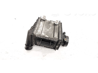 Радиатор интеркулера    Mercedes-Benz C W205