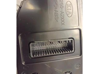 Блок управления климат-контролем    KIA Pro Cee'd I