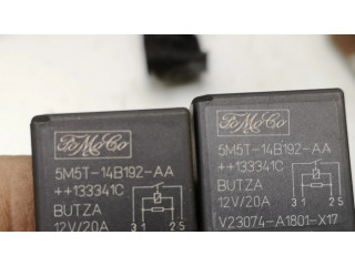 Pojistková skříňka AV6T14A142AB, EM5T14K733BAM Ford Focus 2013