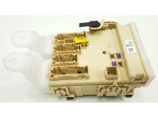 Блок предохранителей 8273012X80 Toyota Auris E180