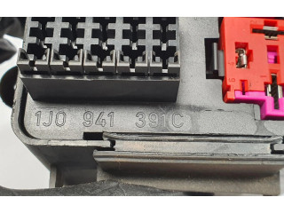 Блок предохранителей  1J0941391C   Audi TT Mk1    
