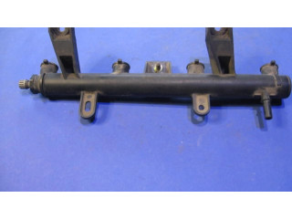 Топливная рампа 9655833580 Citroen C2 0.0