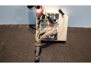 Блок предохранителей  1319, 233293D   Renault Clio III    