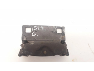 Петля замка багажника