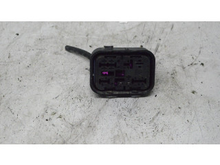 Блок предохранителей    Volkswagen Caddy    