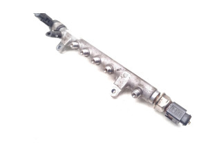 Топливная рампа 03L130089 Audi A3 S3 8P для двигателя CBBB